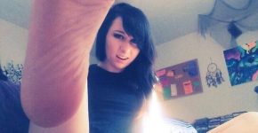 Sexy Amateur Emo Teen Girl Feet Picture